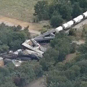 teksasta kimyasal treni devrildi nMS49bTd