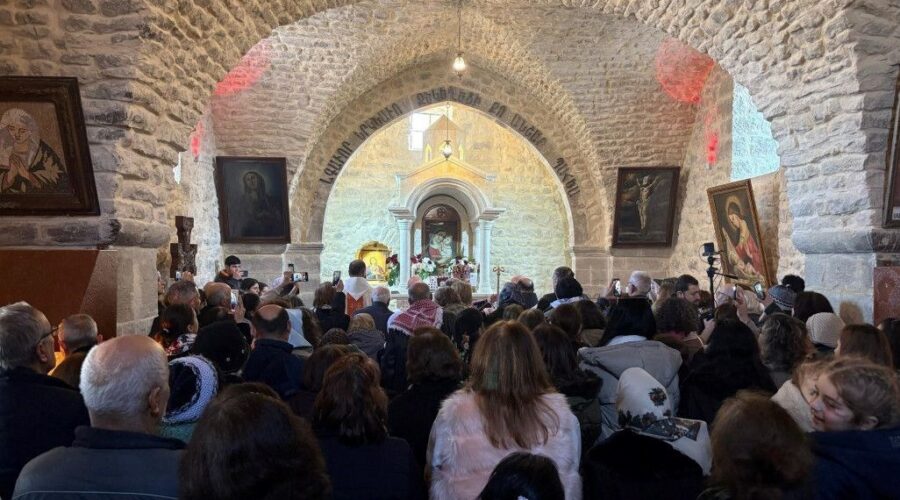 aziz anna kilisesi 14 yil sonra ibadete acildi 8YZJa5ib