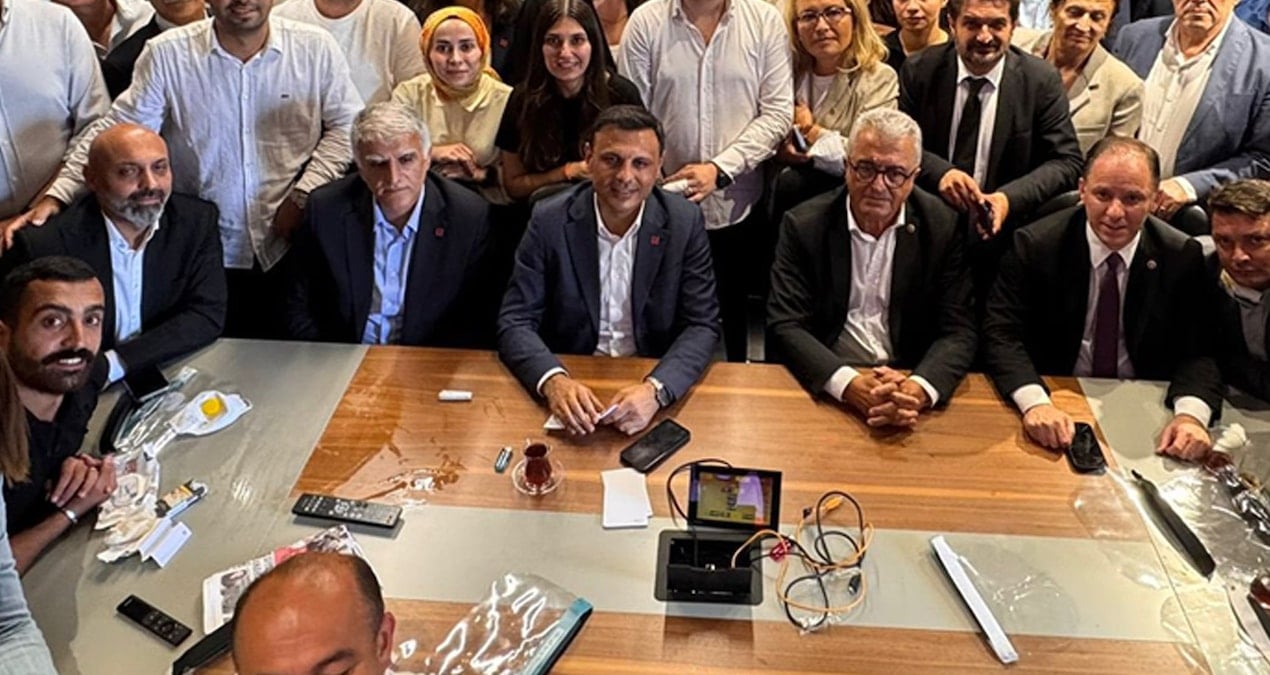 ozgur celik gorevimizin basindayiz chp teslim alinamaz ptK5rML4