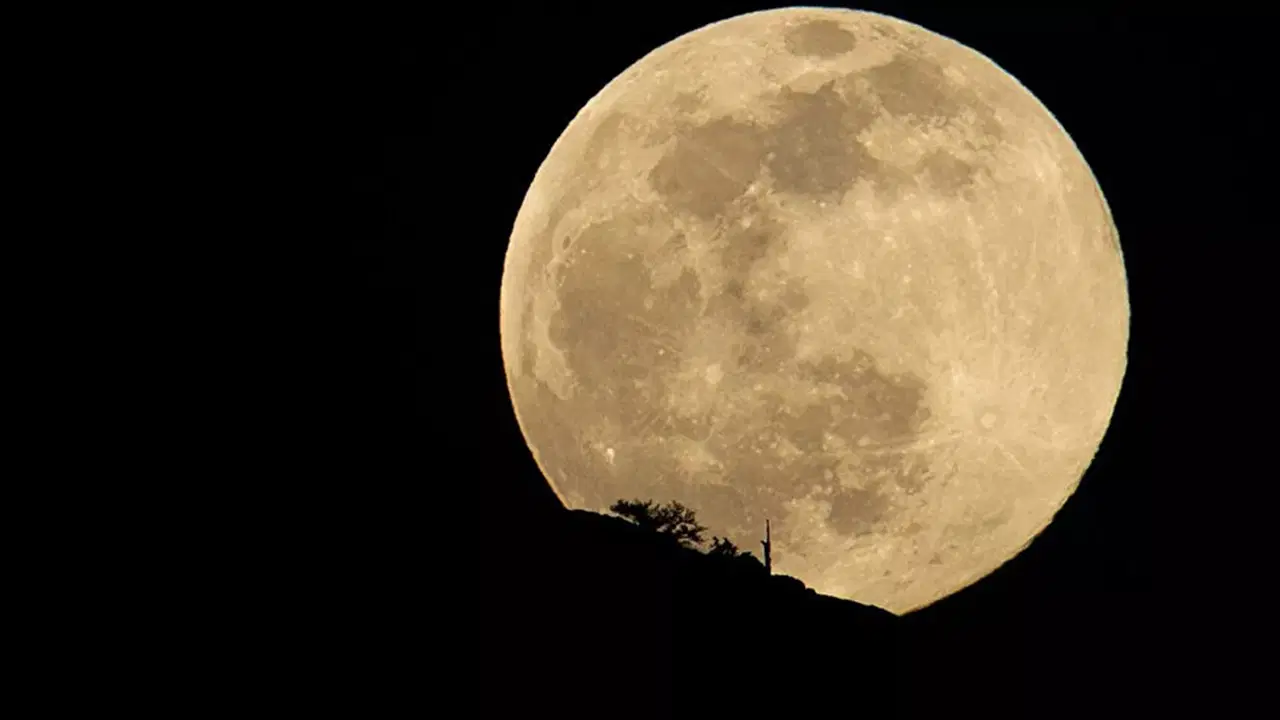 gokyuzunde super ay gecesi ay dunyaya 361 bin kilometre yaklasacak 6l25qgOS