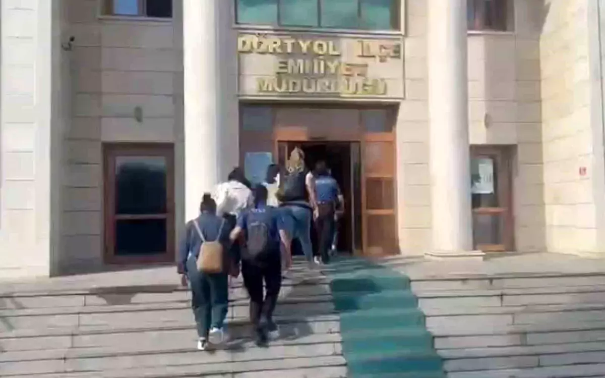 hatayda kacak calisan yabanci uyruklu kadinlar gozaltina alindi YvD3ateQ