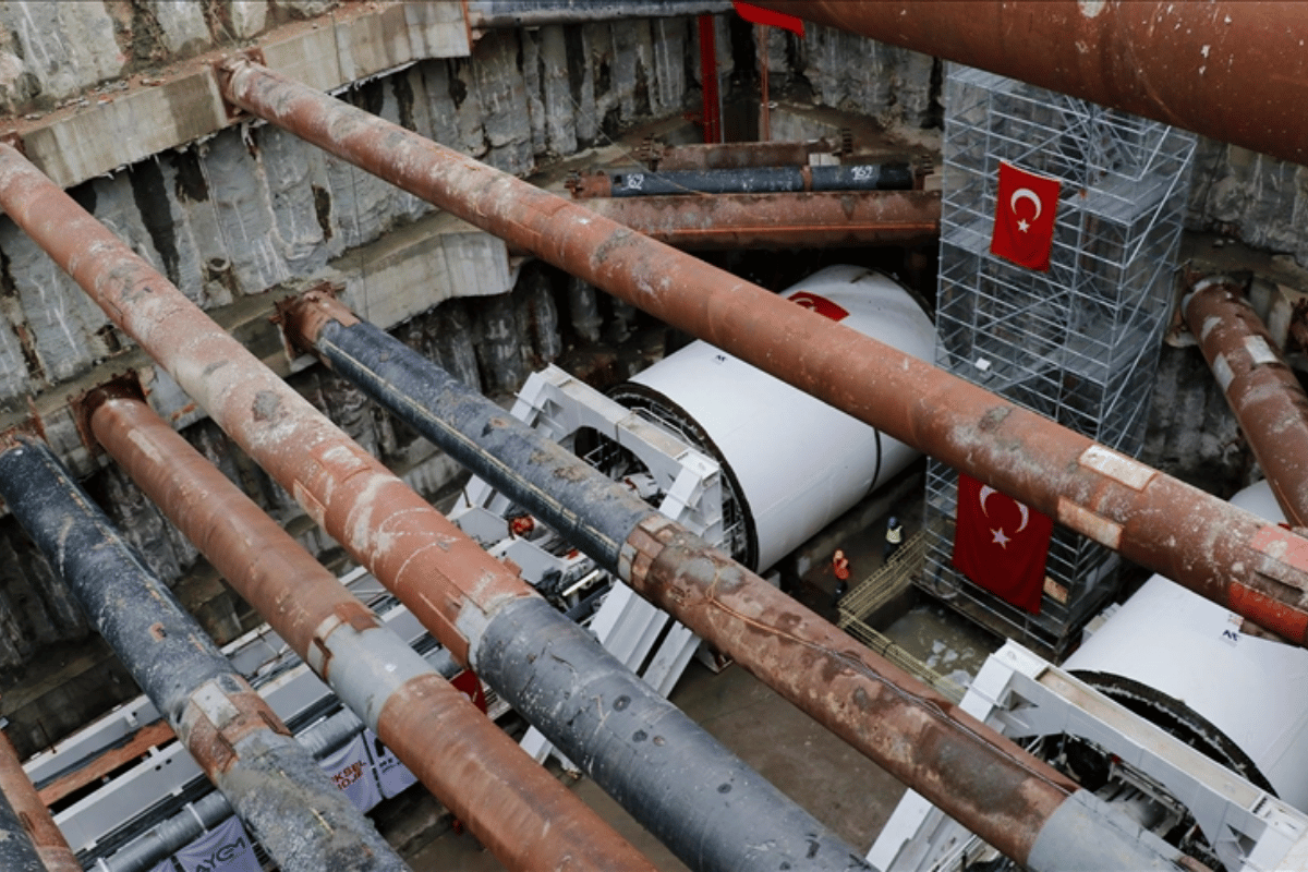 korfez derince izmit kartepe hattindaki korfezrayda 2 tunel acma makinesi kaziyi surduruyor vUG1FTb3.png