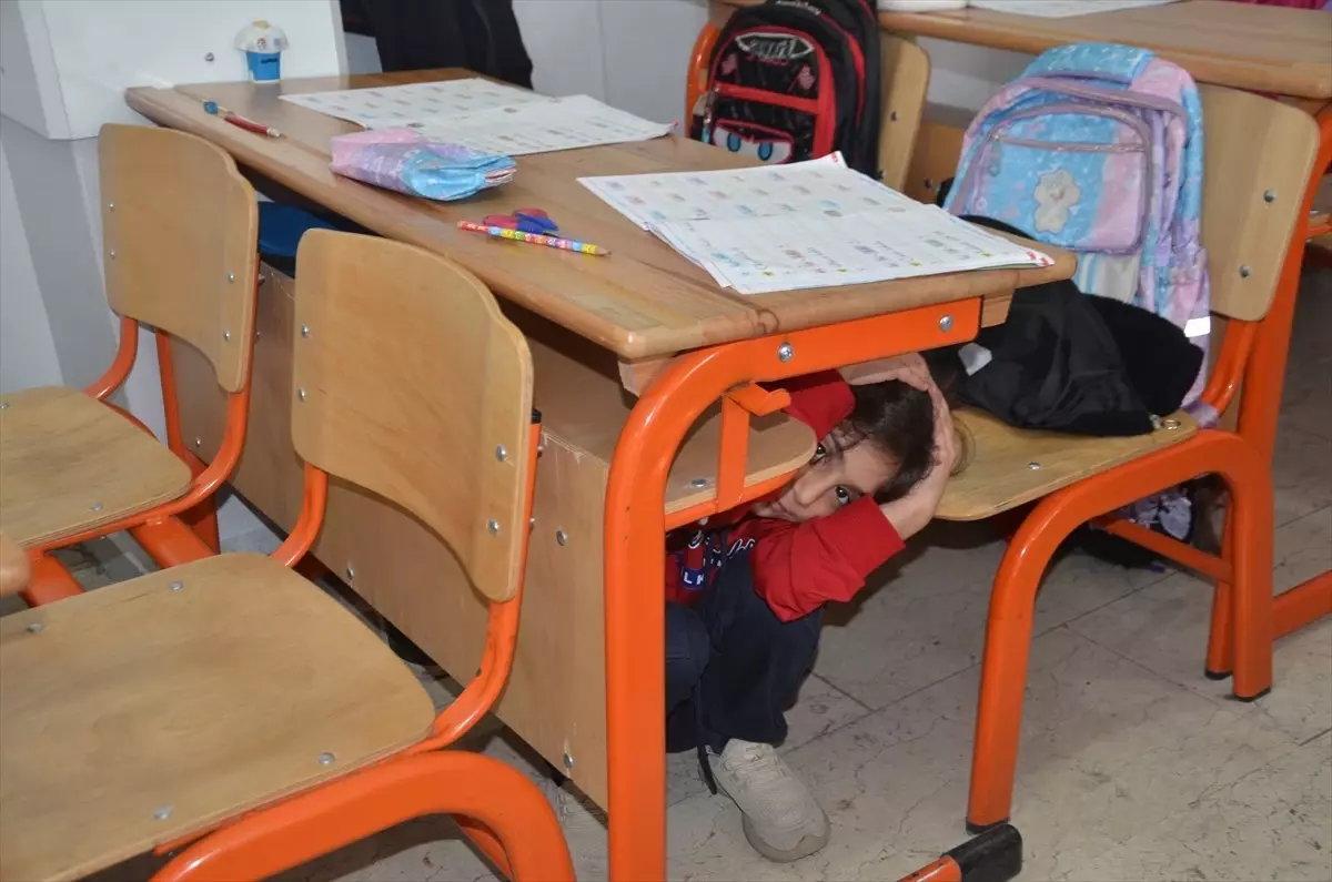 mebden afet bilinci icin tahliye tatbikati rTbglO8L.jpg