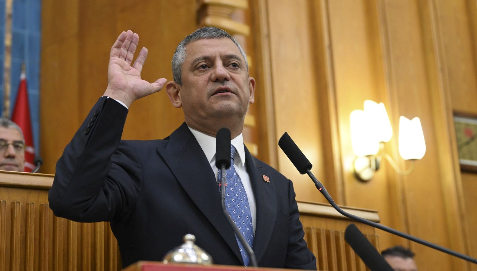 ozgur ozel yurt disinda turkiye partisiyiz 9IBngMln.jpg