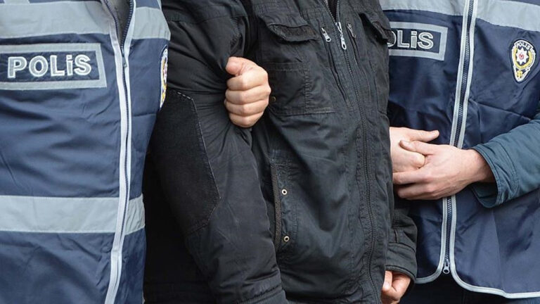 kocaeli-merkezli-rusvet-operasyonu-5-ilde-21-supheli-gozaltinda-H1PLFiQx