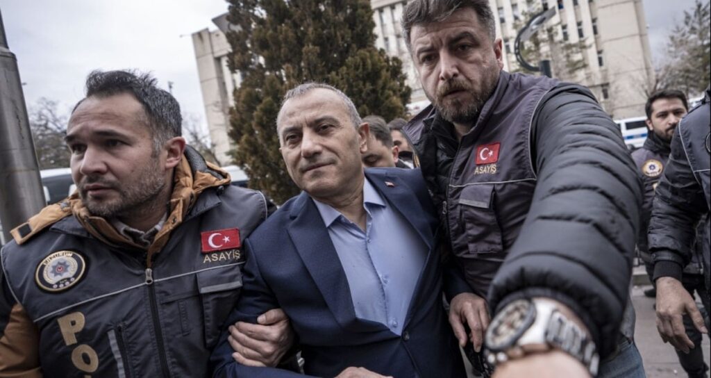 son-dakika-eski-tunceli-valisi-tuncay-sonele-tutuklama-talebi-3lQJbUFM