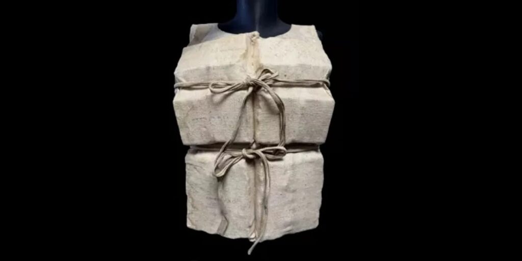 titanicten-kalan-can-yelegi-1-milyon-dolara-satildi-9G9EG6Uf