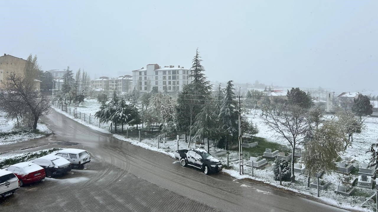 Eskişehir’in Yüksek Kesimleri Mayıs’ı Karla Karşıladı