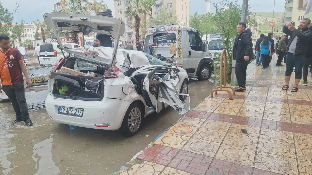 Fırtına ve Dolu Felaketi: Güneş Panelinin Devrilmesi Sonucu 1 Kişi Hayatını Kaybetti