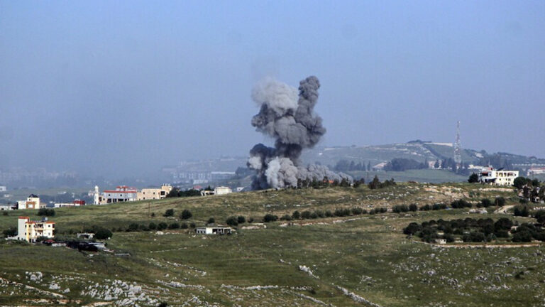 israil-lubnanin-guneyinde-bir-saglik-merkezi-yakinini-bombaladi-tldfGurC